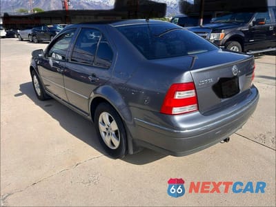 Trzecie zdjęcie samochodu z tyłu: 2004 VOLKSWAGEN JETTA GLS TDI VIN:3VWSR69M94M131368 - miniatura