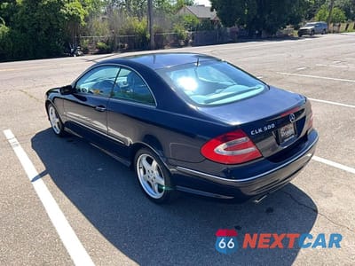 Trzecie zdjęcie samochodu z tyłu: 2003 MERCEDES-BENZ CLK 500 VIN:WDBTJ75J93F056586 - miniatura