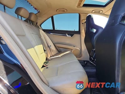 Zdjęcie 10 z 12 samochodu: 2010 MERCEDES-BENZ C 300 VIN:WDDGF5EB9AR113730 - miniatura