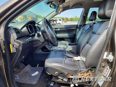 Zdjęcie 7 z 13 samochodu: 2013 KIA SORENTO EX VIN:5XYKUDA68DG393222 - miniatura