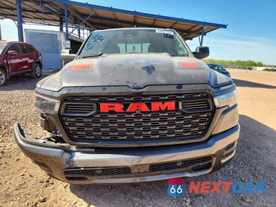 Piąte zdjęcie samochodu w środku: 2026 RAM 1500 TRADESMAN VIN:3C6SRFGPXT4164692 - miniatura