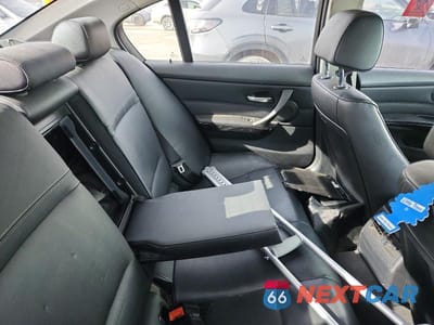 Zdjęcie 10 z 12 samochodu: 2011 BMW 328 XI VIN:WBAPK7C59BA817308 - miniatura