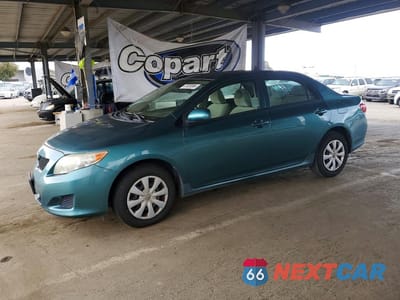 2010 TOYOTA COROLLA LE 1NXBU4EE5AZ305475 - główne zdjęcie licytacji z USA - miniatura