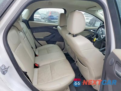 Zdjęcie 10 z 12 samochodu: 2014 FORD FOCUS BEV VIN:1FADP3R49EL274121 - miniatura