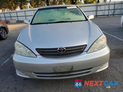 Piąte zdjęcie samochodu w środku: 2004 TOYOTA CAMRY LE V6 VIN:4T1BF32K54U079683 - miniatura