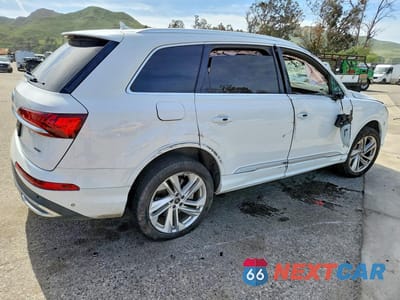Trzecie zdjęcie samochodu z tyłu: 2021 AUDI Q7 PREMIUM VIN:WA1AJAF78MD025880 - miniatura
