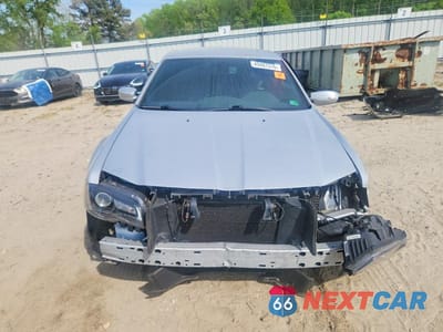 Piąte zdjęcie samochodu w środku: 2021 CHRYSLER 300 S VIN:2C3CCABG9MH545477 - miniatura