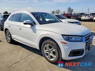 Czwarte zdjęcie samochodu z boku: 2019 AUDI Q5 PREMIUM VIN:WA1ANAFY2K2069458 - miniatura