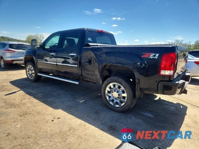 Drugie zdjęcie samochodu z przodu: 2011 GMC SIERRA K2500 DENALI VIN:1GT125CG9BF234562 - miniatura