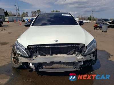 Piąte zdjęcie samochodu w środku: 2017 MERCEDES-BENZ C 300 VIN:55SWF4JB1HU195540 - miniatura