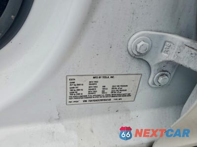 Zdjęcie 12 z 12 samochodu: 2024 TESLA MODEL Y VIN:7SAYGAEE2RF054149 - miniatura