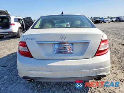 Zdjęcie 6 z 12 samochodu: 2011 MERCEDES-BENZ C 300 VIN:WDDGF5EBXBF645071 - miniatura