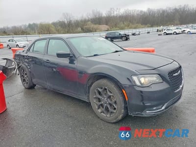 Czwarte zdjęcie samochodu z boku: 2019 CHRYSLER 300 S VIN:2C3CCAGG7KH651495 - miniatura