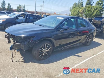 2024 TOYOTA CAMRY SE 4T1G11AKXRU856263 - główne zdjęcie licytacji z USA - miniatura
