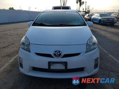 Piąte zdjęcie samochodu w środku: 2011 TOYOTA PRIUS TWO VIN:JTDKN3DU4B5318430 - miniatura