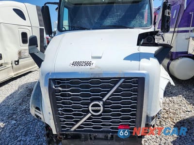 Zdjęcie 7 z 10 samochodu: 2025 VOLVO VNL SEMI TRUCK VIN:4V4NC9EH3SN668790 - miniatura