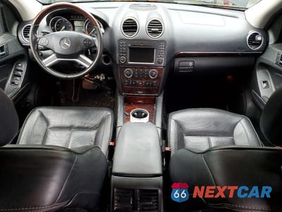 Zdjęcie 8 z 13 samochodu: 2010 MERCEDES-BENZ GL 550 4MATIC VIN:4JGBF8GE0AA570000 - miniatura