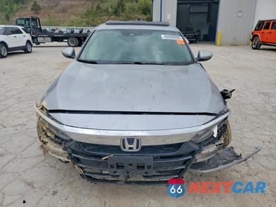 Piąte zdjęcie samochodu w środku: 2018 HONDA ACCORD EXL VIN:1HGCV1F59JA127723 - miniatura