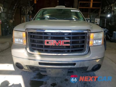 Piąte zdjęcie samochodu w środku: 2008 GMC SIERRA K3500 VIN:1GTHK34KX8E132952 - miniatura