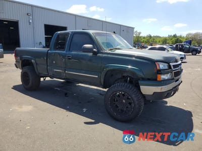 Czwarte zdjęcie samochodu z boku: 2006 CHEVROLET SILVERADO K1500 VIN:1GCEK19Z86Z193736 - miniatura