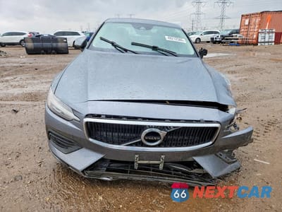 Piąte zdjęcie samochodu w środku: 2020 VOLVO S60 T5 MOMENTUM VIN:7JR102FK4LG046873 - miniatura