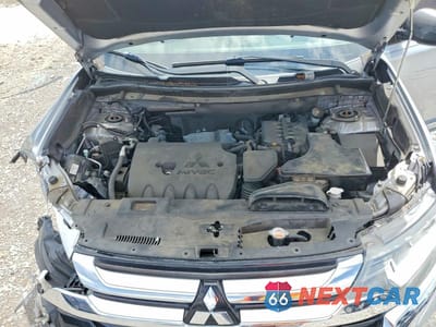 Zdjęcie 12 z 14 samochodu: 2016 MITSUBISHI OUTLANDER ES VIN:JA4AD2A34GZ017879 - miniatura