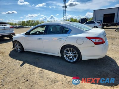 Drugie zdjęcie samochodu z przodu: 2010 NISSAN MAXIMA 3.5 S VIN:1N4AA5AP5AC802690 - miniatura