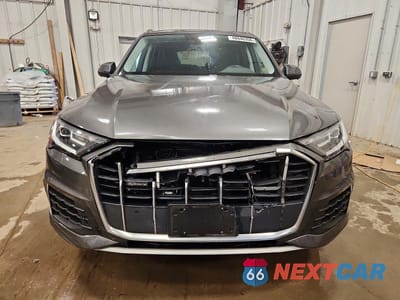 Piąte zdjęcie samochodu w środku: 2021 AUDI Q7 PREMIUM VIN:WA1AJAF74MD011510 - miniatura