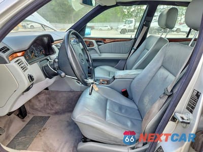 Zdjęcie 7 z 12 samochodu: 1998 MERCEDES-BENZ E 320 VIN:WDBJF65F9WA585469 - miniatura
