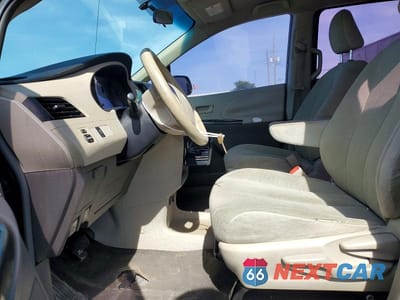 Zdjęcie 7 z 13 samochodu: 2011 TOYOTA SIENNA BASE 7-PASSENGER VIN:5TDZK3DC9BS010100 - miniatura