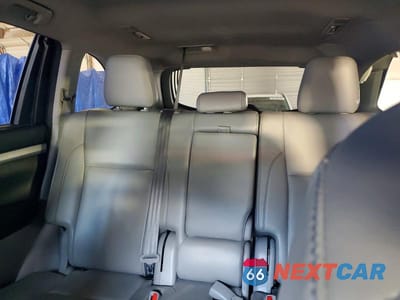 Zdjęcie 10 z 13 samochodu: 2018 TOYOTA HIGHLANDER XLE VIN:5TDJZRFH2JS541951 - miniatura