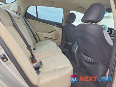 Zdjęcie 10 z 12 samochodu: 2013 KIA OPTIMA LX VIN:KNAGM4A74D5369696 - miniatura