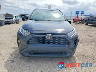 Piąte zdjęcie samochodu w środku: 2019 TOYOTA RAV4 XLE VIN:2T3W1RFV1KC013807 - miniatura