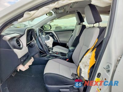 Zdjęcie 7 z 14 samochodu: 2017 TOYOTA RAV4 XLE VIN:JTMWFREV2HJ722206 - miniatura