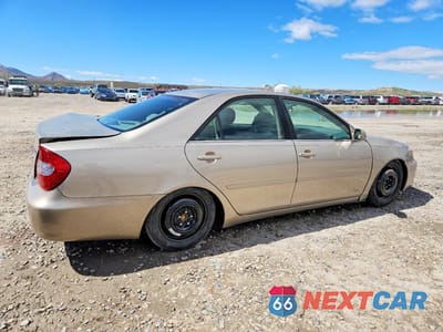 Trzecie zdjęcie samochodu z tyłu: 2002 TOYOTA CAMRY LE VIN:4T1BE32K32U514118 - miniatura