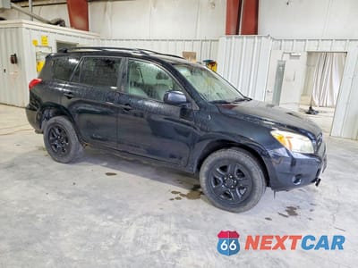 Czwarte zdjęcie samochodu z boku: 2006 TOYOTA RAV4 BASE VIN:JTMBD33VX66017870 - miniatura