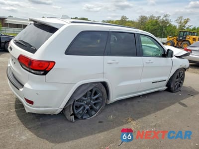 Trzecie zdjęcie samochodu z tyłu: 2019 JEEP GRAND CHEROKEE LAREDO VIN:1C4RJEAG9KC826540 - miniatura