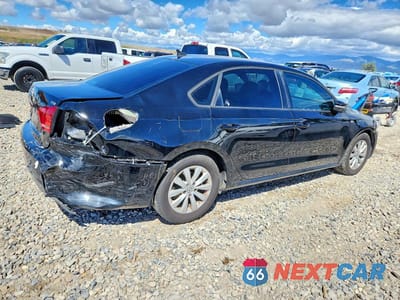Trzecie zdjęcie samochodu z tyłu: 2014 VOLKSWAGEN PASSAT S VIN:1VWAT7A3XEC027979 - miniatura