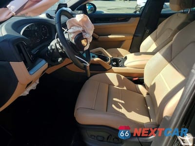 Zdjęcie 7 z 13 samochodu: 2024 PORSCHE CAYENNE COUPE VIN:WP1BA2AY7RDA55877 - miniatura