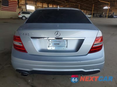 Zdjęcie 6 z 12 samochodu: 2012 MERCEDES-BENZ C 250 VIN:WDDGF4HBXCA668130 - miniatura