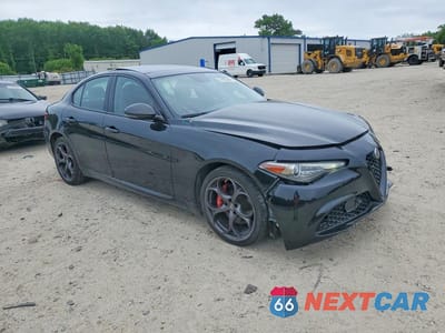 Czwarte zdjęcie samochodu z boku: 2019 ALFA ROMEO GIULIA TI VIN:ZARFANBN6K7601863 - miniatura