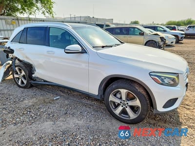 Czwarte zdjęcie samochodu z boku: 2018 MERCEDES-BENZ GLC 300 4MATIC VIN:WDC0G4KB3JV112095 - miniatura