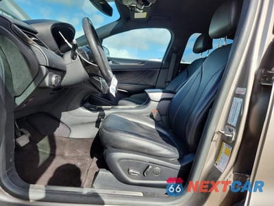 Zdjęcie 7 z 13 samochodu: 2017 LINCOLN MKC PREMIERE VIN:5LMCJ1D93HUL68372 - miniatura