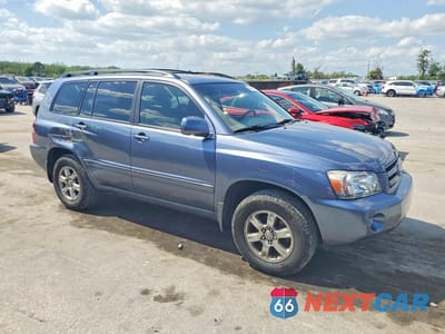 Czwarte zdjęcie samochodu z boku: 2005 TOYOTA HIGHLANDER LIMITED VIN:JTEGP21A150074219 - miniatura