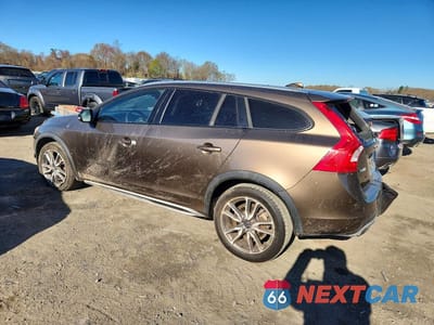 Drugie zdjęcie samochodu z przodu: 2015 VOLVO V60 CROSS COUNTRY PREMIER VIN:YV4612HKXF1002010 - miniatura