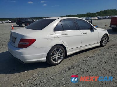 Trzecie zdjęcie samochodu z tyłu: 2013 MERCEDES-BENZ C 250 VIN:WDDGF4HB2DR272437 - miniatura