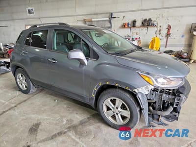 Czwarte zdjęcie samochodu z boku: 2019 CHEVROLET TRAX 1LT VIN:KL7CJLSB3KB820152 - miniatura