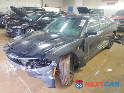 2015 DODGE CHARGER SXT 2C3CDXHG5FH824838 - główne zdjęcie licytacji z USA - miniatura