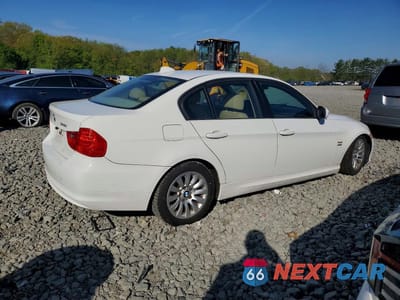 Trzecie zdjęcie samochodu z tyłu: 2009 BMW 328 XI SULEV VIN:WBAPK53599A645036 - miniatura