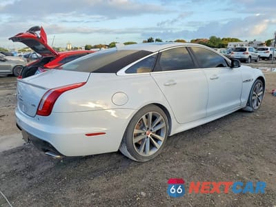 Trzecie zdjęcie samochodu z tyłu: 2016 JAGUAR XJ VIN:SAJWA1C74G8W01849 - miniatura